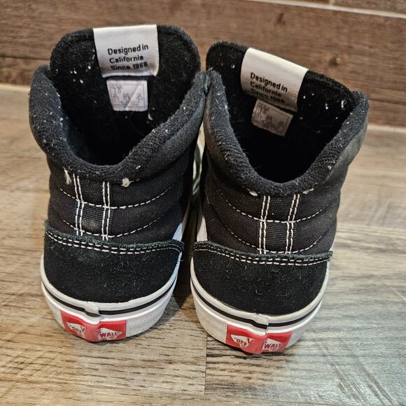 Vans - Picture 3 of 4